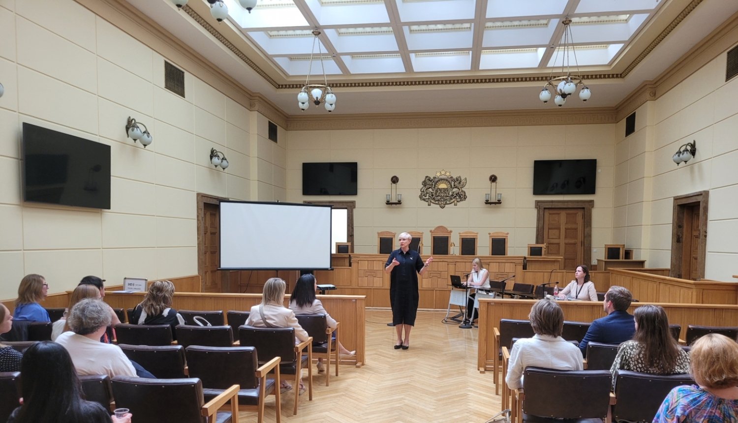 Administratīvās rajona tiesas tiesneši