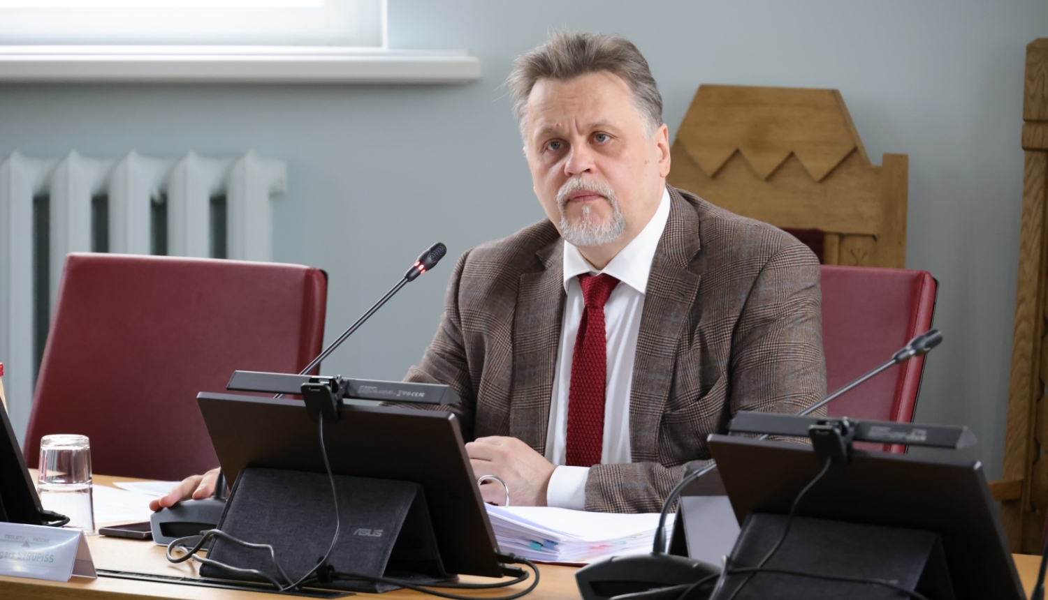 A.Strupišs
